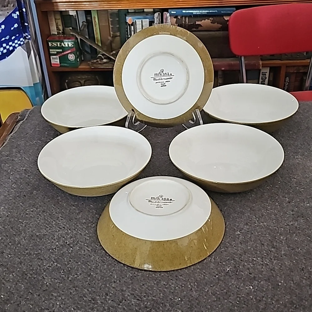 6- Mikasa Bowls